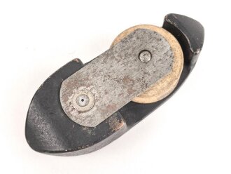 Schnurgewicht für den grossen Klappenschrank datiert 1935
