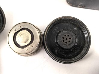Tischfernsprecher datiert 1943 mit WaA Abnahme. Ungewöhnliches Modell mit Metallkorpus. Funktion nicht geprüft