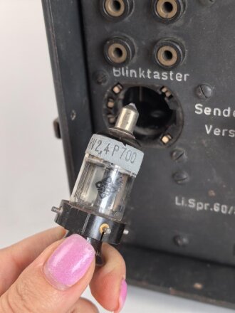 Lichtsprechgerät 60/80 Wehrmacht. Um 1941 im Einsatz, insgesamt wurde etwa 600 Geräte produziert. Guter Zustand, Funktion nicht geprüft. Rarität