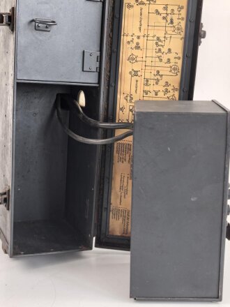 Lichtsprechgerät 60/80 Wehrmacht. Um 1941 im Einsatz, insgesamt wurde etwa 600 Geräte produziert. Guter Zustand, Funktion nicht geprüft. Rarität
