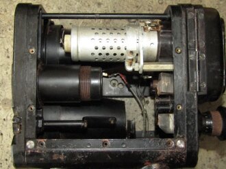 Lichtsprechgerät 60/80 Wehrmacht. Um 1941 im Einsatz, insgesamt wurde etwa 600 Geräte produziert. Optischer Kopf innen defekt, siehe Fotos, Funktion nicht geprüft. Rarität