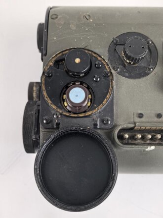 Lichtsprechgerät 80 Wehrmacht. Optischer Sender / Empfänger.  Hersteller blc für Carl Zeiss Jena. Optisch einwandfrei, Originallack, Funktion nicht geprüft. Im passenden Lederbehälter, dieser datiert 1940