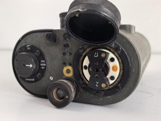 Lichtsprechgerät 80 Wehrmacht. Optischer Sender / Empfänger.  Hersteller blc für Carl Zeiss Jena. Optisch einwandfrei, Originallack, Funktion nicht geprüft. Im passenden Lederbehälter, dieser datiert 1940
