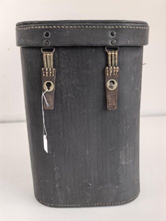 Lichtsprechgerät 80 Wehrmacht. Hersteller  Carl Zeiss Jena 1938. Optisch einwandfrei, Originallack, Funktion nicht geprüft. Im passenden Behälter, diesem fehlt ein Metallbeschlag um den zweiten verschluss zu halten sowie die beiden seitlichen D-Ringe.