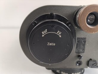 Lichtsprechgerät 80 Wehrmacht. Hersteller  Carl Zeiss Jena 1938. Optisch einwandfrei, Originallack, Funktion nicht geprüft. Im passenden Behälter, diesem fehlt ein Metallbeschlag um den zweiten verschluss zu halten sowie die beiden seitlichen D-Ringe.
