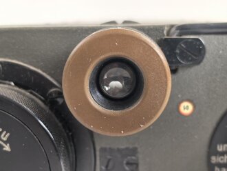 Lichtsprechgerät 80 Wehrmacht. Hersteller  Carl Zeiss Jena 1938. Optisch einwandfrei, Originallack, Funktion nicht geprüft. Im passenden Behälter, diesem fehlt ein Metallbeschlag um den zweiten verschluss zu halten sowie die beiden seitlichen D-Ringe.