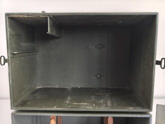 Lichtsprechgerät 80 Wehrmacht. Tornister Ober- und Unterteil in der jeweils 3.Ausführung. Der Verstärker von 1941. Originallack ? Funktion nicht geprüft