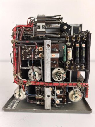 Lichtsprechgerät 80 Wehrmacht. Tornister Ober- und Unterteil in der jeweils 3.Ausführung. Der Verstärker von 1941. Originallack ? Funktion nicht geprüft