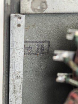 Lichtsprechgerät 80 Wehrmacht. Tornister Ober- und Unterteil in der jeweils 3.Ausführung. Der Verstärker von 1941. Originallack ? Funktion nicht geprüft