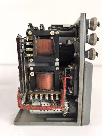 Lichtsprechgerät 80 Wehrmacht. Tornister Ober- und Unterteil in der jeweils 3.Ausführung. Der Verstärker von 1941. Originallack ? Funktion nicht geprüft