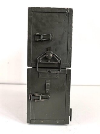 Lichtsprechgerät 80 Wehrmacht. Tornister Ober- und Unterteil in der jeweils 3.Ausführung. Der Verstärker von 1941. Originallack ? Funktion nicht geprüft