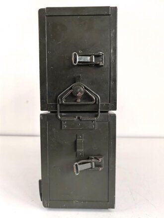 Lichtsprechgerät 80 Wehrmacht. Tornister Ober- und Unterteil in der jeweils 3.Ausführung. Der Verstärker von 1941. Originallack ? Funktion nicht geprüft