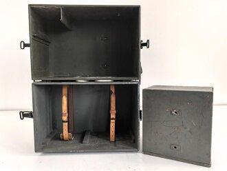 Lichtsprechgerät 80 Wehrmacht. Tornister Ober- und Unterteil in der jeweils 3.Ausführung. Der Verstärker von 1941. Originallack ? Funktion nicht geprüft
