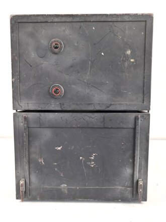 Lichtsprechgerät 80 Wehrmacht. Tornister Ober- und Unterteil in der jeweils 3.Ausführung. Der Verstärker von 1940. Originallack , ungereinigt, die Verschlüsse der Deckel neuzeitlich ergänzt. Funktion nicht geprüft