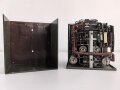 Lichtsprechgerät 80 Wehrmacht. Tornister Ober- und Unterteil in der jeweils 3.Ausführung. Der Verstärker von 1940. Originallack , ungereinigt, die Verschlüsse der Deckel neuzeitlich ergänzt. Funktion nicht geprüft