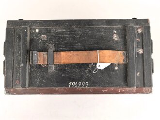 Lichtsprechgerät 80 Wehrmacht. Tornister Unterteil in der 2.Ausführung. Restauriertes Stück, der Nickelsammler ist eine neuzeitliche Atrappe. Ungereinigt