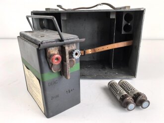 Lichtsprechgerät 80 Wehrmacht. Tornister Unterteil in der 2.Ausführung. Restauriertes Stück, der Nickelsammler ist eine neuzeitliche Atrappe. Ungereinigt