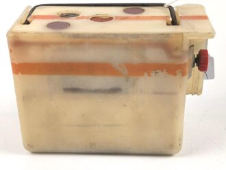 Sammler 2 B 19 ( Bleisammler ) Wehrmacht. Datiert 1943, gehört unter anderem in den Batterietornister 1. Ausführung zum Lichtsprechgerät 80. Guter Zustand