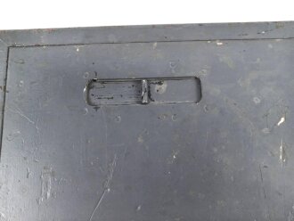 Lichtsprechgerät 80 Wehrmacht. Gehäusedeckel zum Tornister Unterteil in der  1. und 2. Ausführung. Überlackiertes Stück