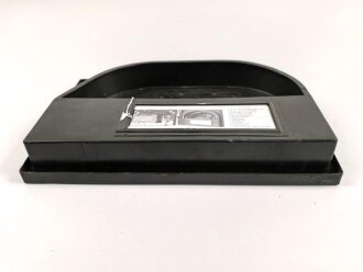 Lichtsprechgerät 80 Wehrmacht. Gehäusedeckel zum Tornister Unterteil in der  1. und 2. Ausführung. Vermutlich überlackiertes Stück,  Inhaltverzeichnis für die 1. Ausführung als Fotokopie