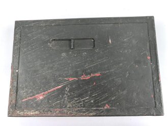 Lichtsprechgerät 80 Wehrmacht. Gehäusedeckel zum Tornister Unterteil in der  1. und 2. Ausführung. Vermutlich überlackiertes Stück,  Inhaltverzeichnis für die 1. Ausführung als Fotokopie