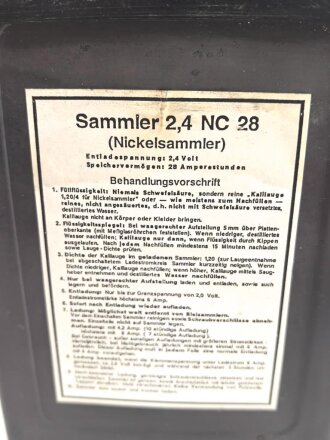 Lichtsprechgerät 80 Wehrmacht, Sammler 2,4 NC 28 ( Nickelsammler ) Wehrmacht. Gehört unter anderem in den Batterietornister 2. und 3. Ausführung. Guter Zustand