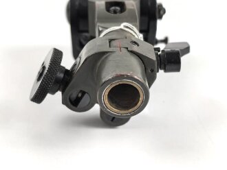 Lichtsprechgerät 80 Wehrmacht. "Gestellaufsatzstück " für ganz frühe Geräte um die Optik mit dem Gedstell zu Verbinden. Ab etwa 1937 nicht mehr produziert, das die Optiken von Hause aus mit einer Aufnahme versehen waren.