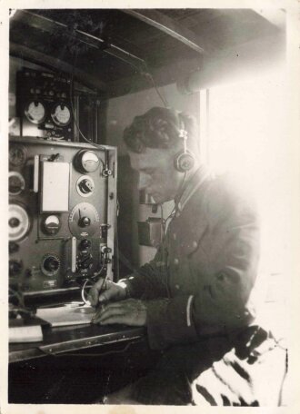 Telefunken Empfänger ? im Betrieb bei der Wehrmacht, Maße 6 x 8,5 cm