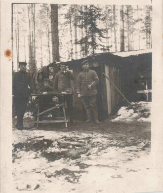 1. Weltkrieg, zwei Fotos von Feldgrauen, einmal mit...