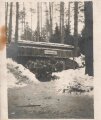1. Weltkrieg, zwei Fotos von Feldgrauen, einmal mit Feldfernsprecher, Maße 9 x 10,5 cm