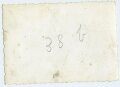Wehrmachtsoldaten mit Volksempfänger / Deutscher Kleinempfänger, Maße 8,5 x 6 cm