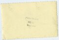 Angehöriger der Nachrichtentruppe mit Gerätschaften auf LKW, Maße 9 x 6 cm