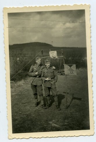 Angehörige der Nachrichtentruppe, Maße 6 x 9 cm