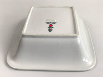 Heer, Kantinenporzellan große, eckige Schale, Kantenlänge 26,5cm, Hersteller Hutschenreuther Selb Bavaria 1938. Gebraucht