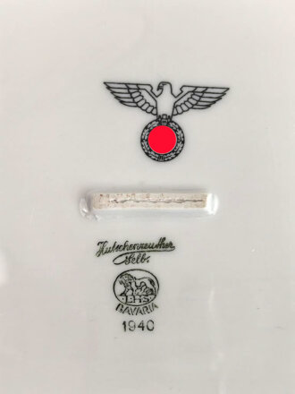 Heer, Kantinenporzellan große, eckige Schale, Kantenlänge 26,5cm, Hersteller Hutschenreuther Selb Bavaria 1940. Gebraucht