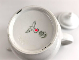Heer, Kantinenporzellan Kaffeekanne, Hersteller Bavaria 1942, Höhe 24cm mit Deckel, diser wohl ursprünglich nicht zugehörig, gebraucht