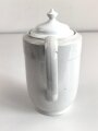 Heer, Kantinenporzellan Kaffeekanne, Hersteller Bavaria 1942, Höhe 24cm mit Deckel, diser wohl ursprünglich nicht zugehörig, gebraucht