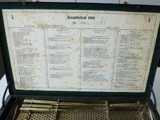Hauptbesteck 1939, Kasten Originallackiert, die Instrumente z.T. stark gefettet