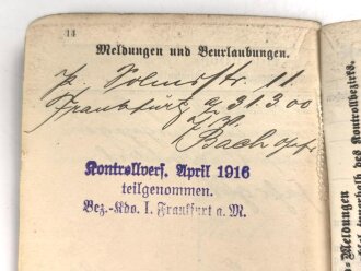 1. Weltkrieg, Militärpaß eines einjährig Freiwilligen im hessischen Infanterie Regiment 81. Eingetragene Landwehr Dienstauszeichnung II. Klasse. Während des 1. Weltkrieg zum immobilen Kraftwagen depot nach Frankfurt / Main versetzt.