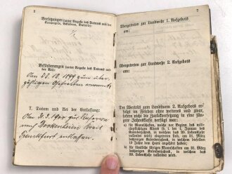 1. Weltkrieg, Militärpaß eines einjährig Freiwilligen im hessischen Infanterie Regiment 81. Eingetragene Landwehr Dienstauszeichnung II. Klasse. Während des 1. Weltkrieg zum immobilen Kraftwagen depot nach Frankfurt / Main versetzt.