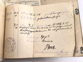 1. Weltkrieg, Militärpaß eines einjährig Freiwilligen im hessischen Infanterie Regiment 81. Eingetragene Landwehr Dienstauszeichnung II. Klasse. Während des 1. Weltkrieg zum immobilen Kraftwagen depot nach Frankfurt / Main versetzt.