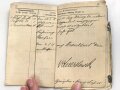 1. Weltkrieg, Militärpaß eines einjährig Freiwilligen im hessischen Infanterie Regiment 81. Eingetragene Landwehr Dienstauszeichnung II. Klasse. Während des 1. Weltkrieg zum immobilen Kraftwagen depot nach Frankfurt / Main versetzt.