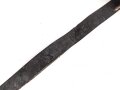 Ausgeh Koppel für Angehörige des Heeres. Aluminiumschloss mit aufgelegtem Emblem, der Lacklederriemen hat sich vom Unterfutter gelöst. Ungereinigt. Länge des Riemen 99cm