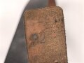 Ausgeh Koppel für Angehörige des Heeres. Aluminiumschloss mit aufgelegtem Emblem, der Lacklederriemen weich. Ungereinigt. Länge des Riemen 104cm