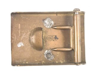 Koppelschloss für Angehörige der SA. Kleine Ausführung in knapp 40mm, auf der Spitze stehendes Hakenkreuz. Hersteller LF