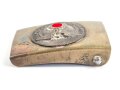 Koppelschloss für Angehörige der SA. Kleine Ausführung in knapp 40mm, auf der Spitze stehendes Hakenkreuz. Hersteller LF