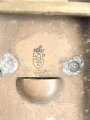 Koppelschloss für Angehörige der SA. Kleine Ausführung in knapp 40mm, auf der Spitze stehendes Hakenkreuz. Hersteller LF