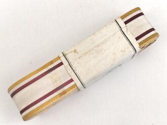 Rumänien, Band zum Sanitäts Verdienstkreuz. Breite 30mm, sie erhalten je 15cm von der Rolle abgeschnitten