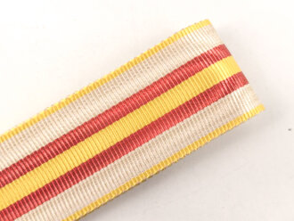 Spanien, Ordensband zur Militärverdienstmedaille . Breite 25mm, sie erhalten je 15cm abgeschnitten