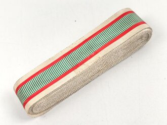Ungarn, Ordensband zur Kriegs Erinnerungsmedaille 1914-1918. Breite 30mm, sie erhalten je 15cm von der Rolle angeschnitten